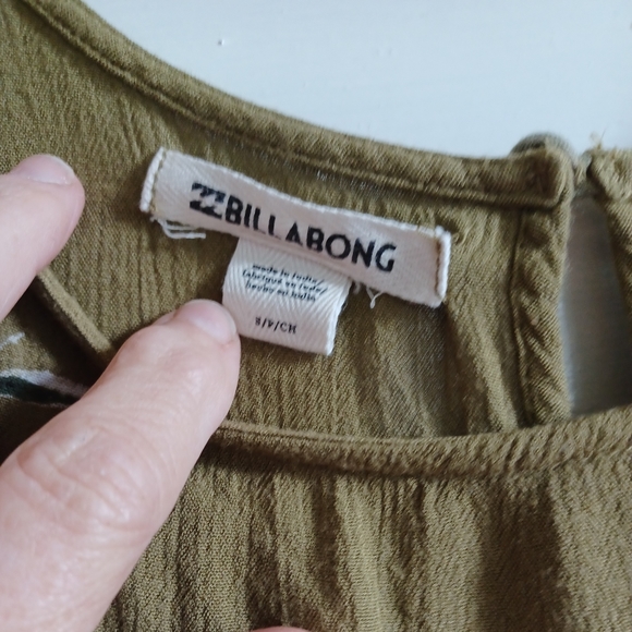Billabong floral romper S w/ side cutouts flutter sleeves boho sexy flirty - Picture 5 of 13